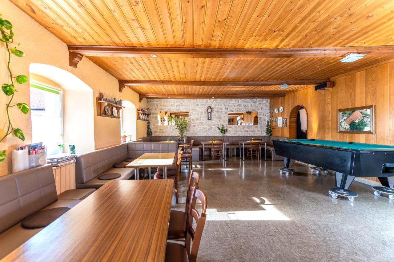 Gasthof Zum Burgkrug Leuchtenberg 外观 照片
